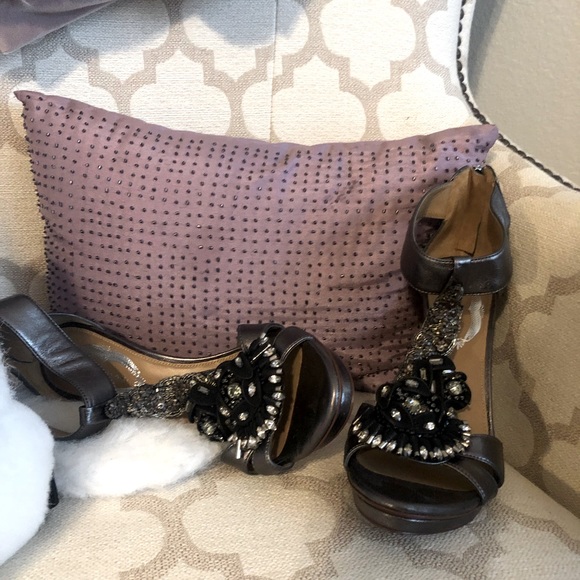 🌺Elie Tahari leather and embellished stilettos - Picture 4 of 12